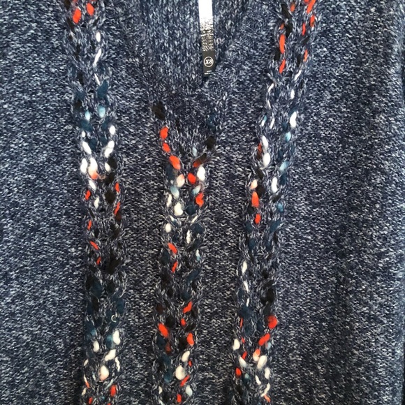 Looks great! Oversized crop Kensie knit sweater! - Picture 2 of 5